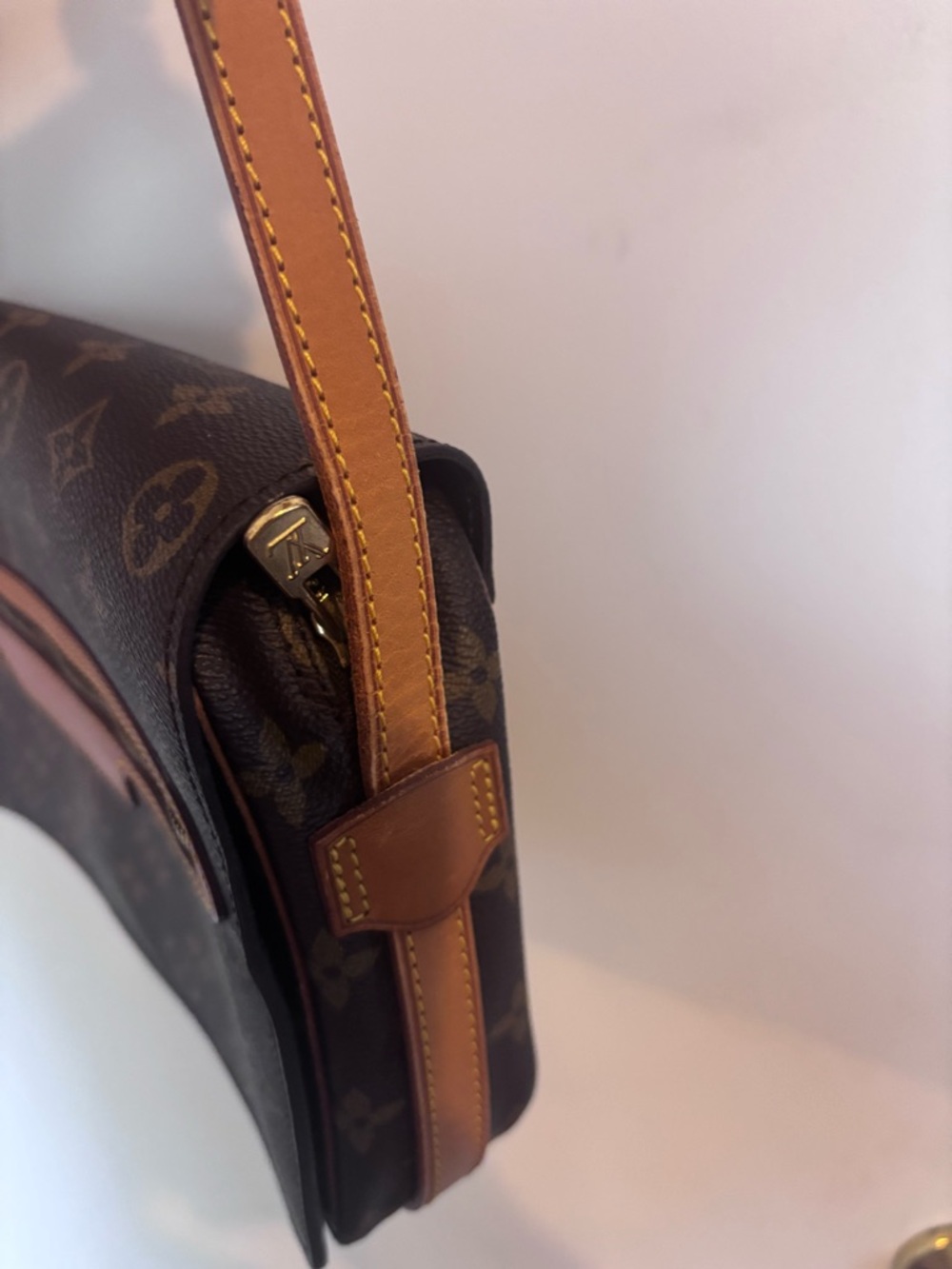 Louis Vuitton Vintage Crossbody w/COA - Picture 16 of 16